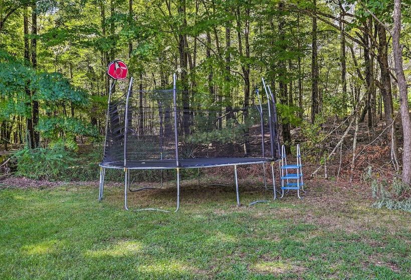 Stunning South Fallsburg Home W/ Pool & Deck!