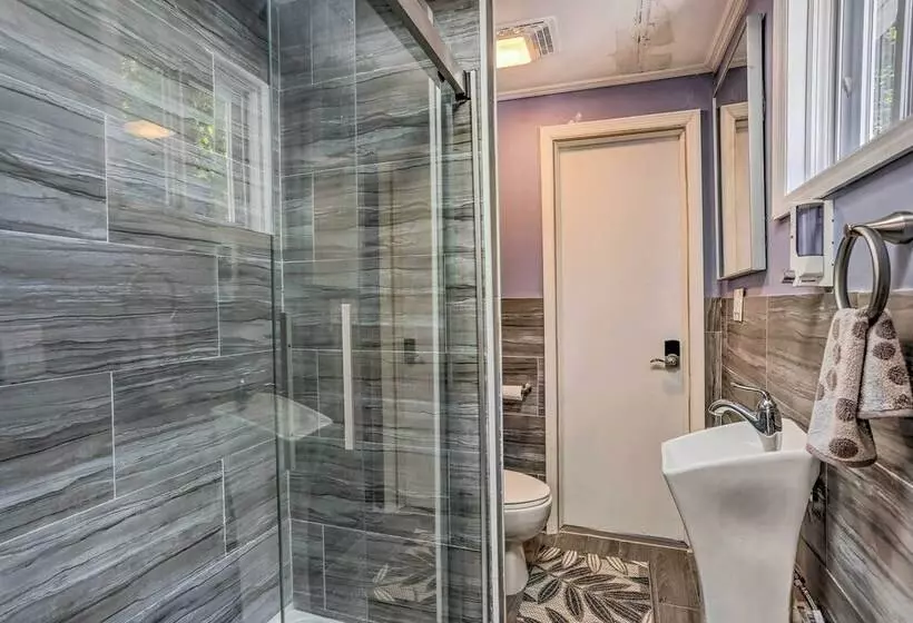 Stunning South Fallsburg Home W/ Pool & Deck!