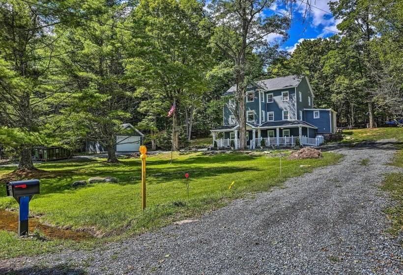 Stunning South Fallsburg Home W/ Pool & Deck!