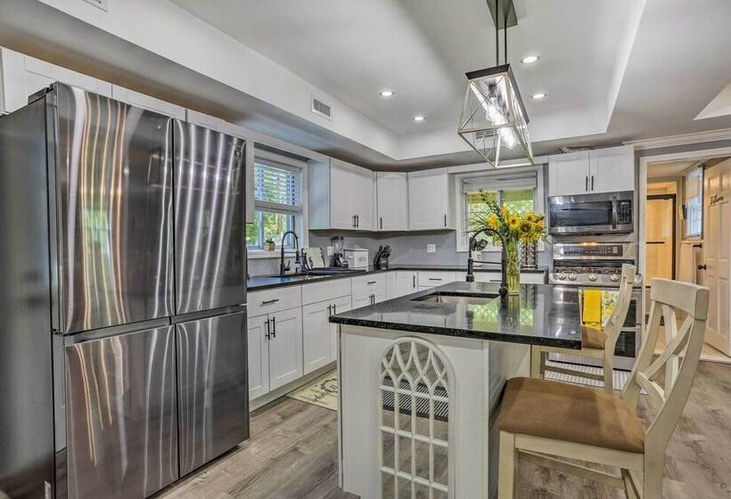 Stunning South Fallsburg Home W/ Pool & Deck!