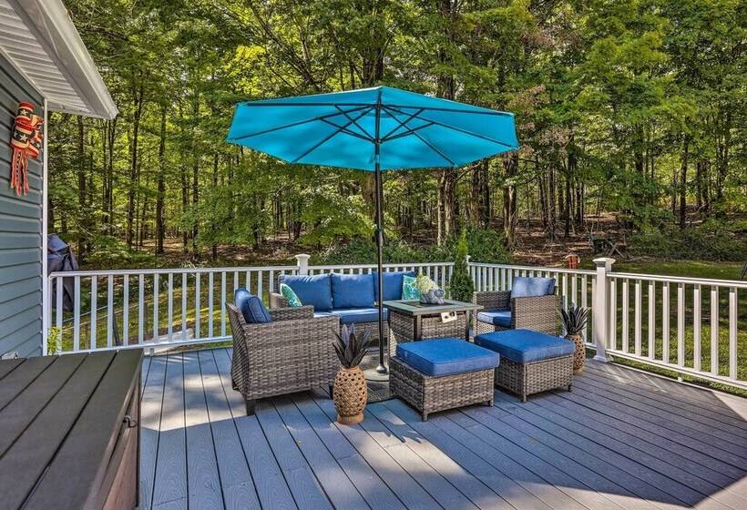 Stunning South Fallsburg Home W/ Pool & Deck!