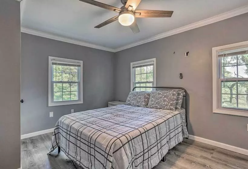 Stunning South Fallsburg Home W/ Pool & Deck!