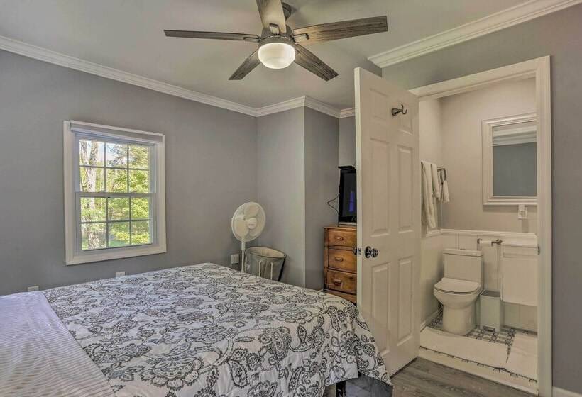 Stunning South Fallsburg Home W/ Pool & Deck!