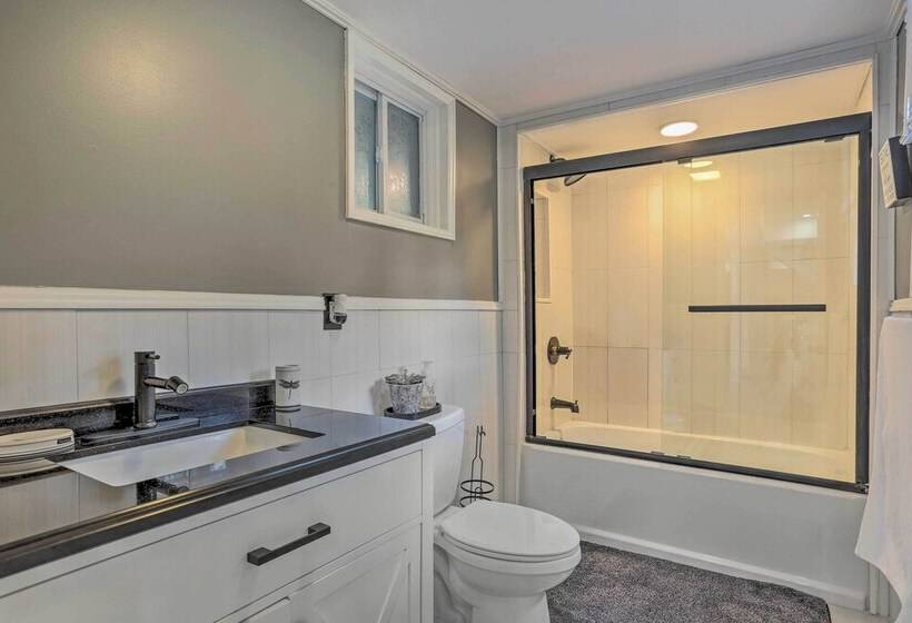 Stunning South Fallsburg Home W/ Pool & Deck!