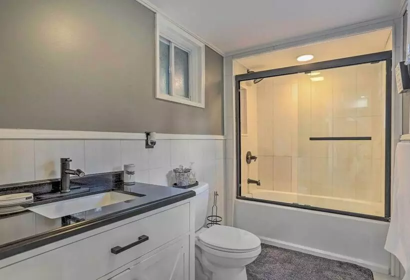 Stunning South Fallsburg Home W/ Pool & Deck!