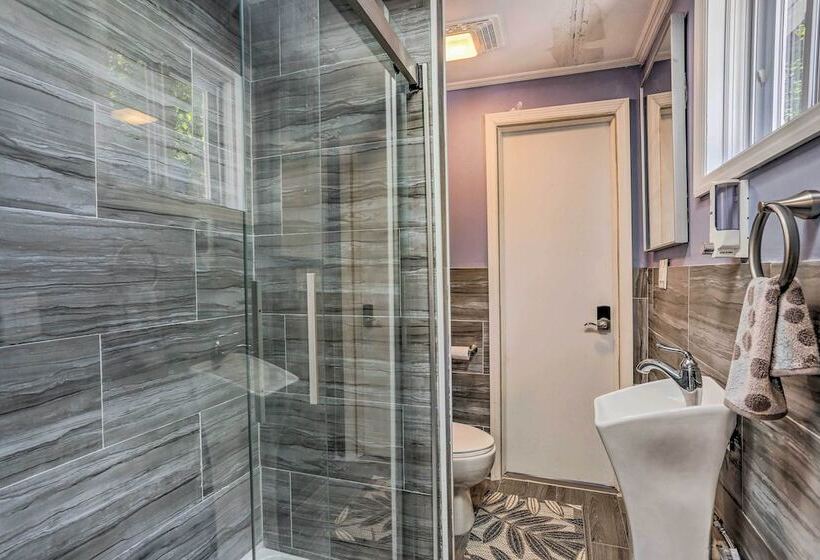 Stunning South Fallsburg Home W/ Pool & Deck!