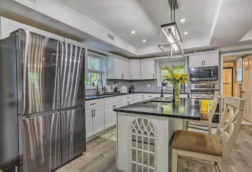 Stunning South Fallsburg Home W/ Pool & Deck!