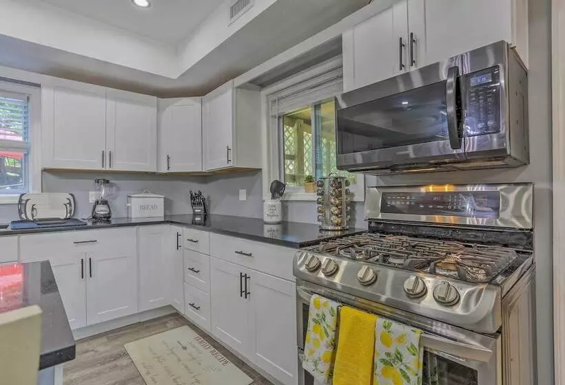 Stunning South Fallsburg Home W/ Pool & Deck!