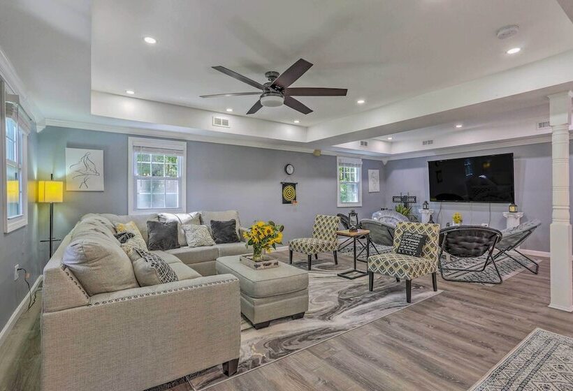 Stunning South Fallsburg Home W/ Pool & Deck!