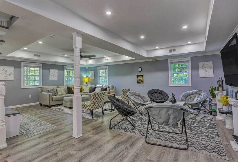 Stunning South Fallsburg Home W/ Pool & Deck!