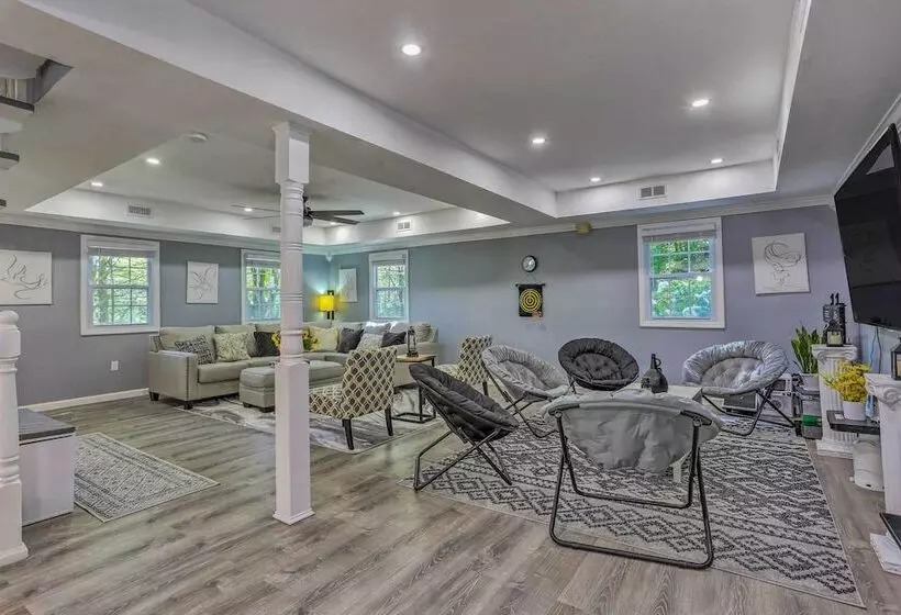 Stunning South Fallsburg Home W/ Pool & Deck!