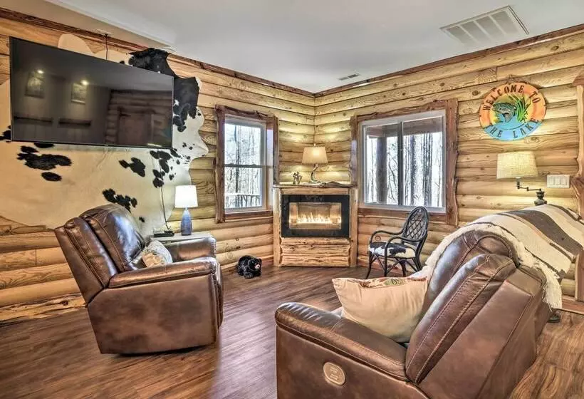 Stylish Creekside Cabin W/ Fire Pit Near Wineries