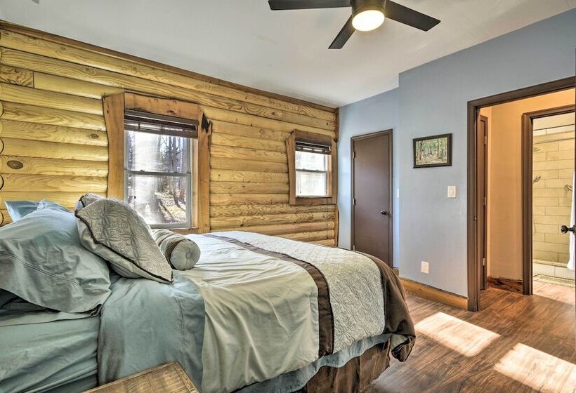 Stylish Creekside Cabin W/ Fire Pit Near Wineries