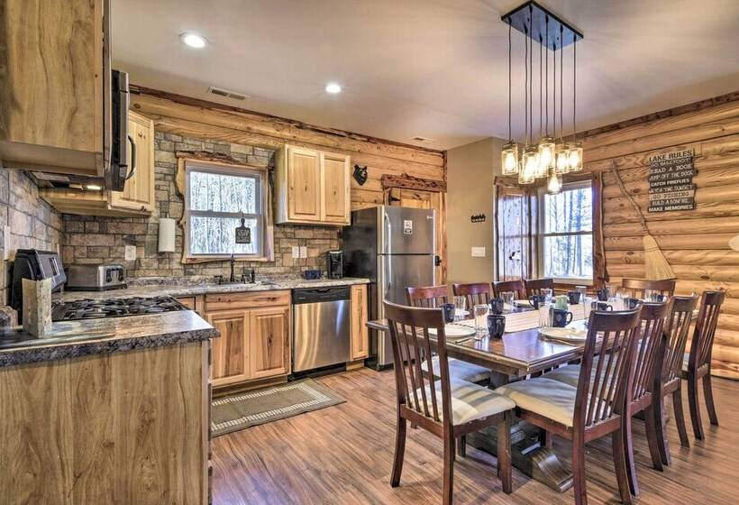Stylish Creekside Cabin W/ Fire Pit Near Wineries