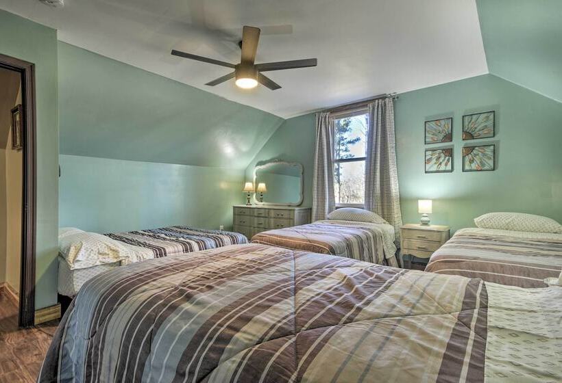 Stylish Creekside Cabin W/ Fire Pit Near Wineries