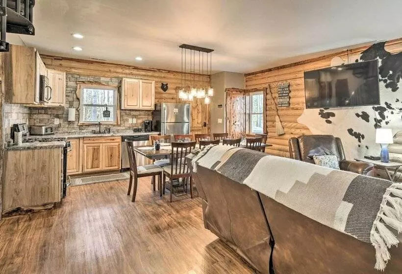 Stylish Creekside Cabin W/ Fire Pit Near Wineries