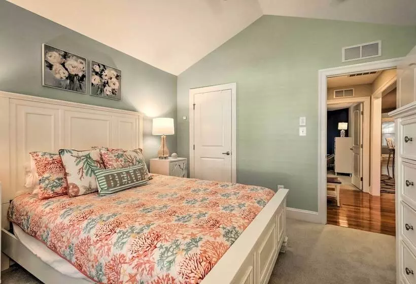 Ocean View Home W/ Screened Porch: 6 Mi To Beach