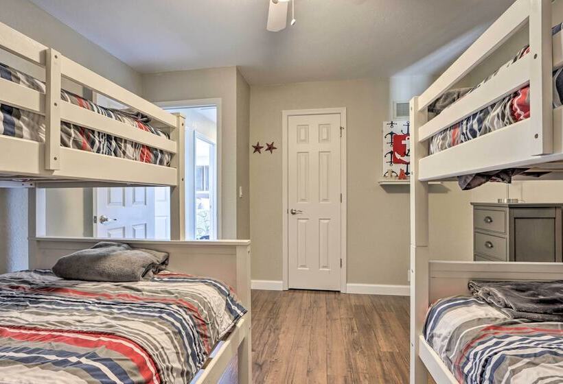 Sunrise Beach Retreat On Lake Of The Ozarks!