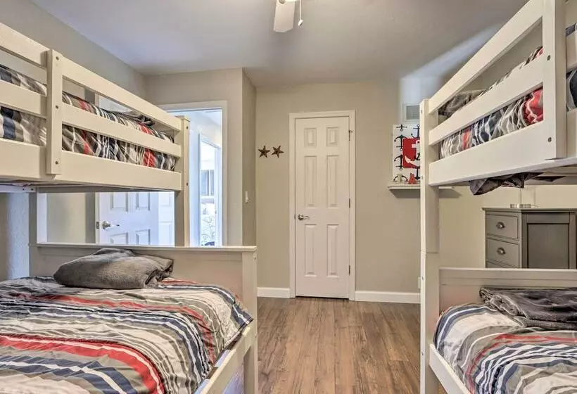 Sunrise Beach Retreat On Lake Of The Ozarks!