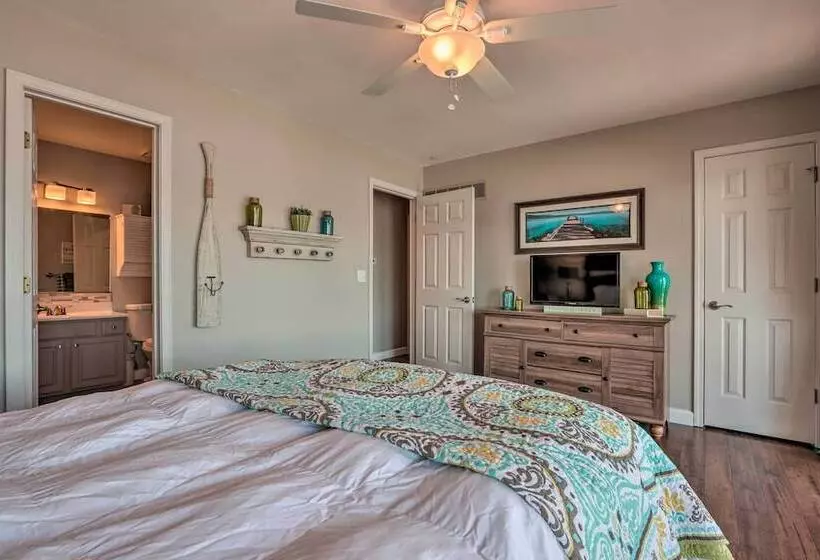 Sunrise Beach Retreat On Lake Of The Ozarks!