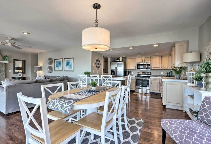 Sunrise Beach Retreat On Lake Of The Ozarks!