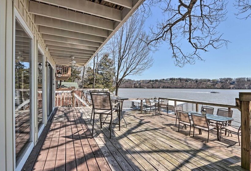Sunrise Beach Retreat On Lake Of The Ozarks!