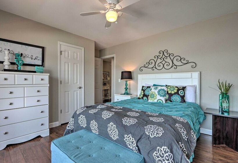 Sunrise Beach Retreat On Lake Of The Ozarks!