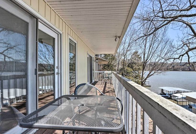 Sunrise Beach Retreat On Lake Of The Ozarks!
