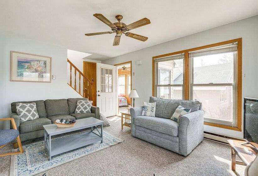 Waterfront Cottage W/ Deck + Dock On Dragon Lake!