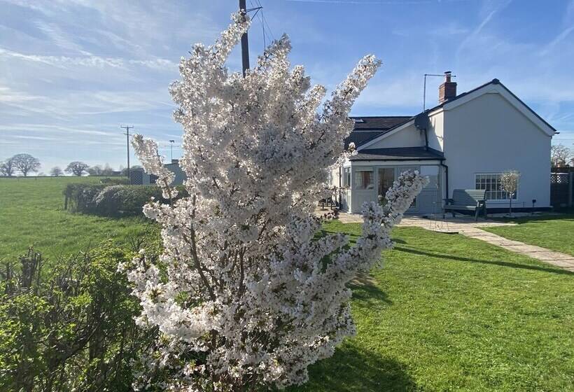 Character Detached 3 Bed Cottage Audlem Cheshire