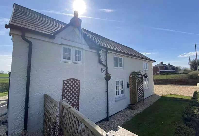 Character Detached 3 Bed Cottage Audlem Cheshire