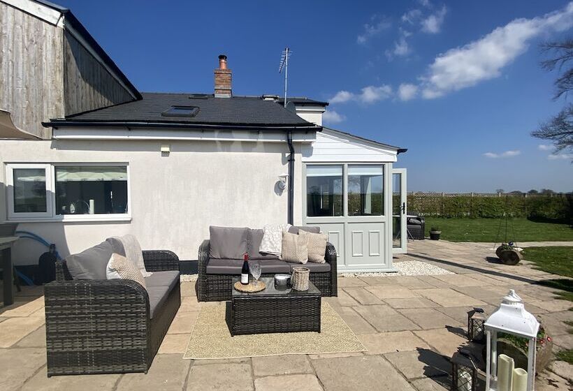 Character Detached 3 Bed Cottage Audlem Cheshire