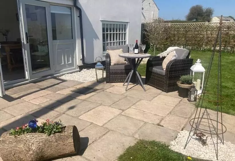 Character Detached 3 Bed Cottage Audlem Cheshire