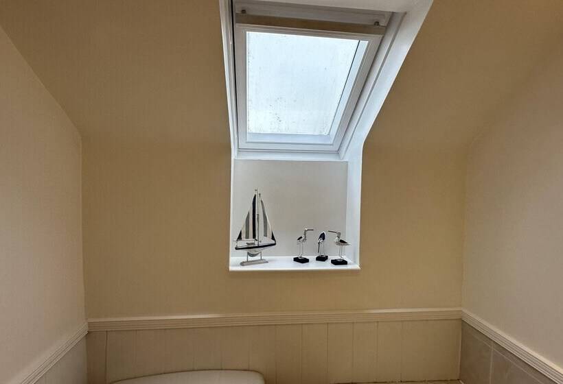 Welcoming 2 Bed Charming Self Catering Cottage