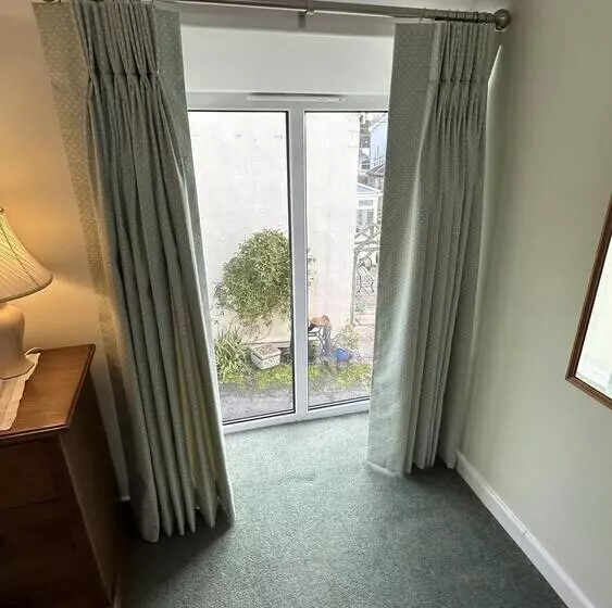 Welcoming 2 Bed Charming Self Catering Cottage