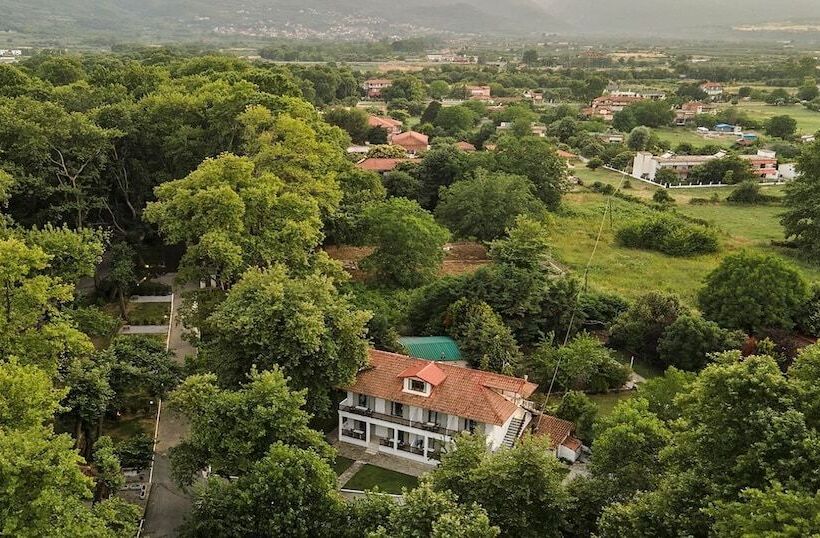 Gkaras Camp & Apartments