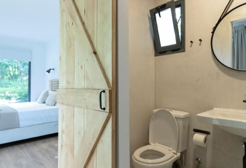 Gkaras Camp & Apartments