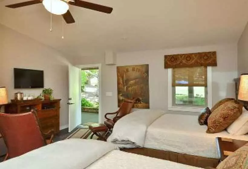 Hostelli Laurel Ridge Country Club