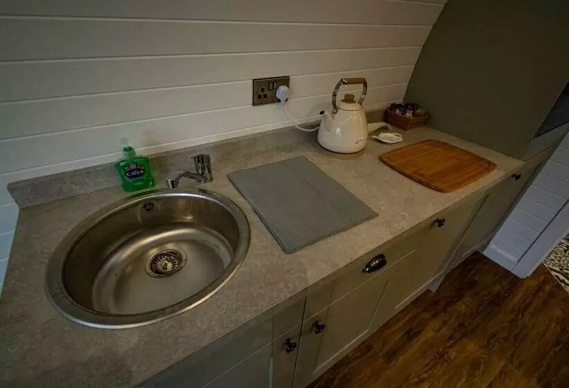 Hotelli 1 Bed Pod Cabin In Beautiful Surroundings Wrexham