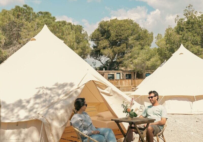 فندق Camping El Garrofer