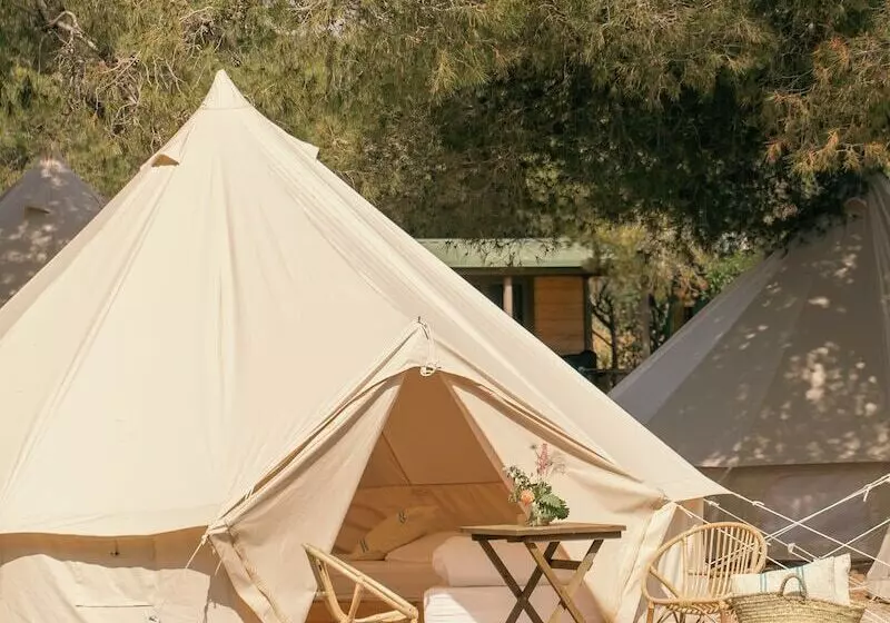 Hotelli Camping El Garrofer