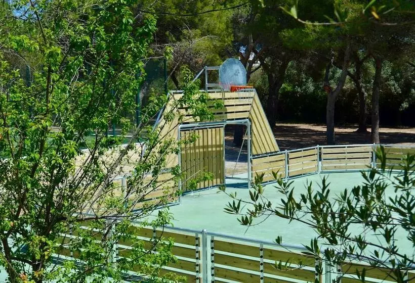 Hotelli Camping El Garrofer