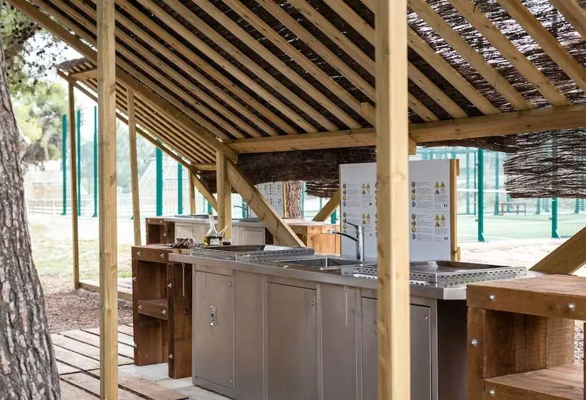 Hotelli Camping El Garrofer