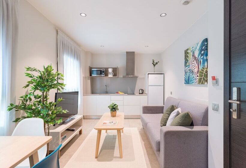 Szálloda Tusity Cool