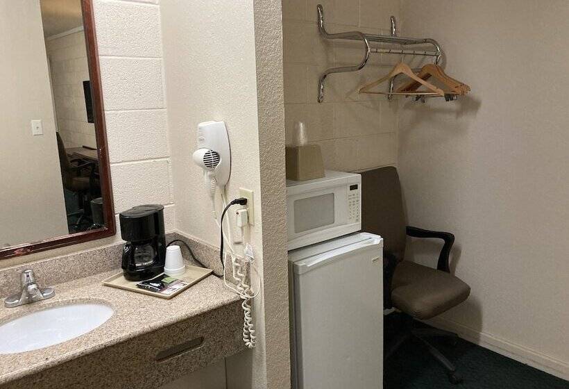 מוטל Childress Inn