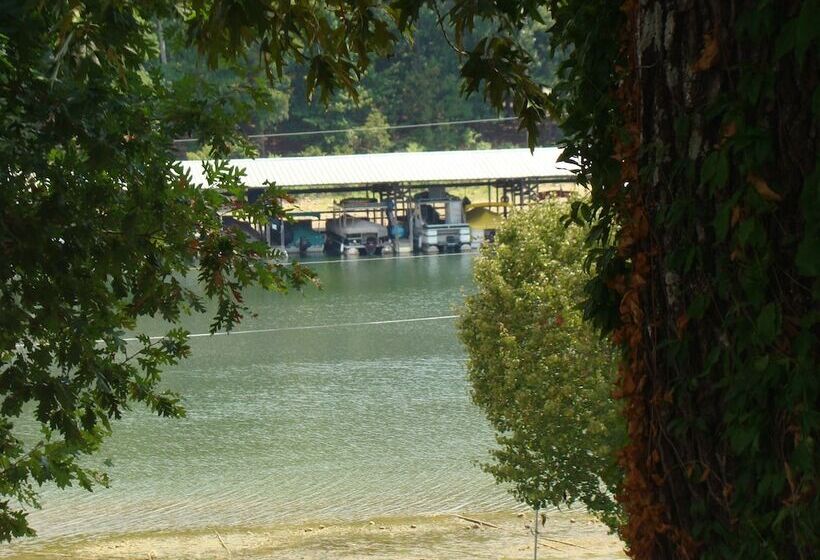 Mountain Harbor King Guest Room On Lake Ouachita By Redawning