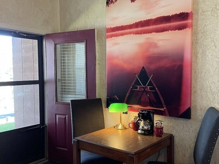 Mountain Harbor King Guest Room On Lake Ouachita By Redawning