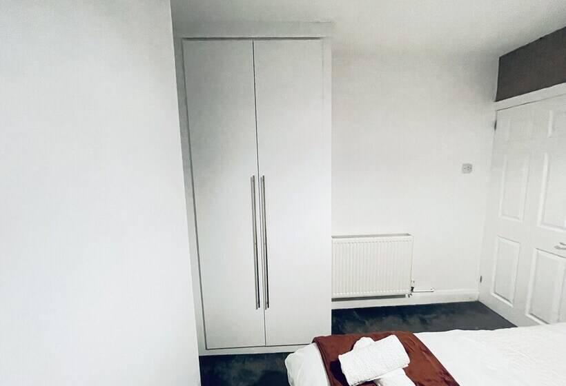 레지던스 Charming 3 Bed Holiday House In Birmingham