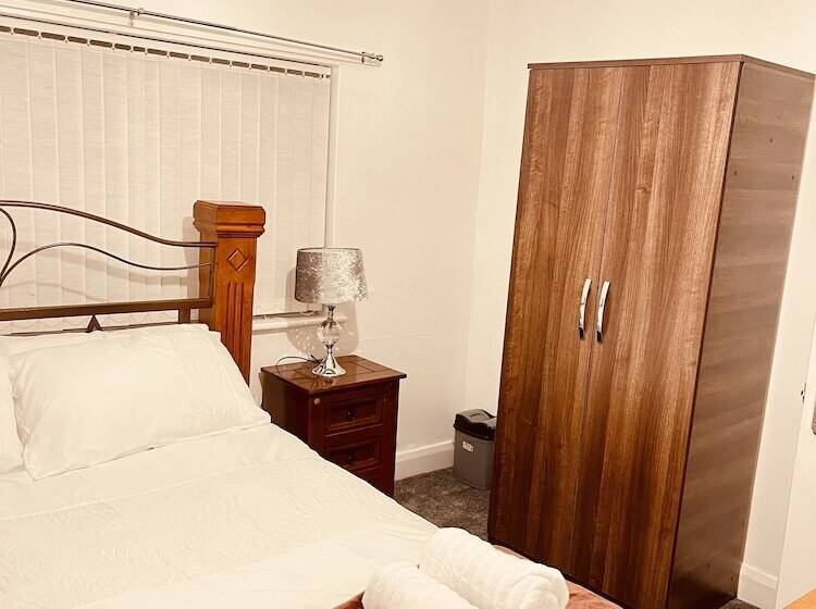 레지던스 Charming 3 Bed Holiday House In Birmingham