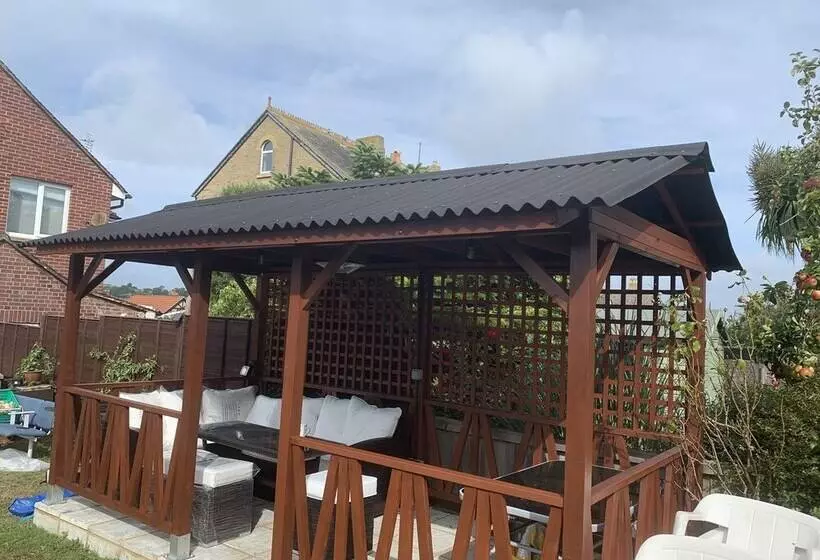 レジデンス Remarkable 3 Bed House In East Cowes